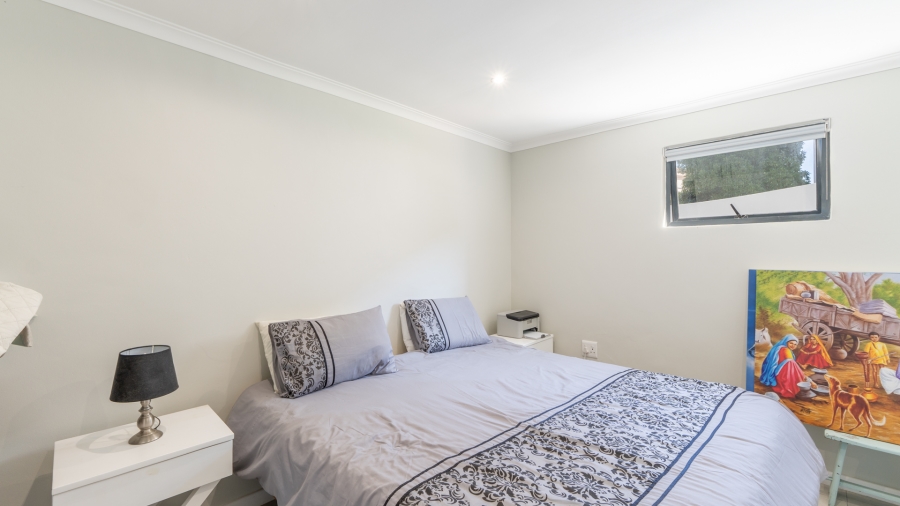 5 Bedroom Property for Sale in Calypso Beach Western Cape